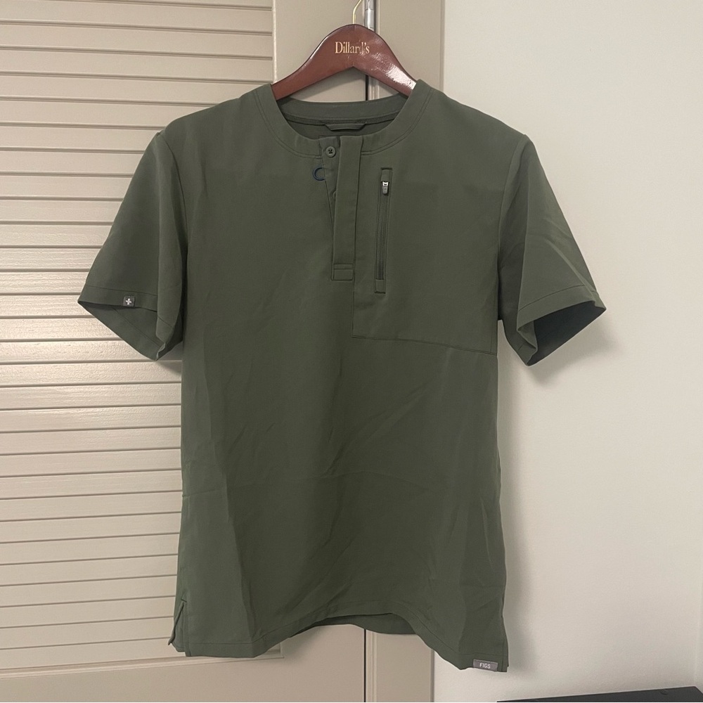 Figs Henley Size Small Scrub Top in Moss